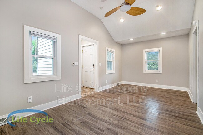 Foto del edificio - 1310 Beechwood St NE