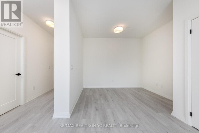 Photo du bâtiment - 280-280 Dundas St W