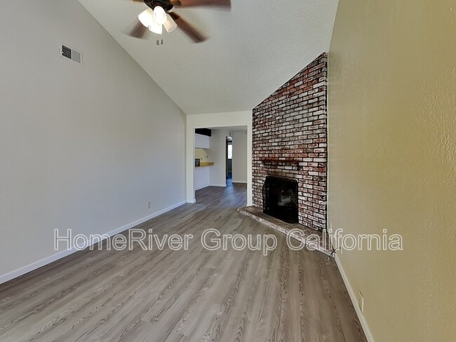Building Photo - 5903 Spring Glen Dr