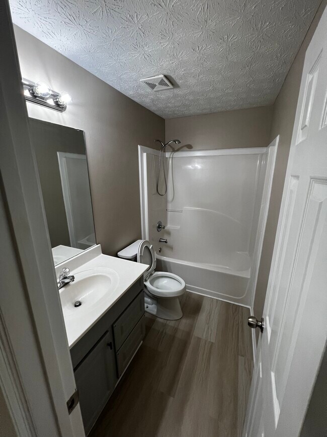 Building Photo - 2381 Rimmele Dr NW