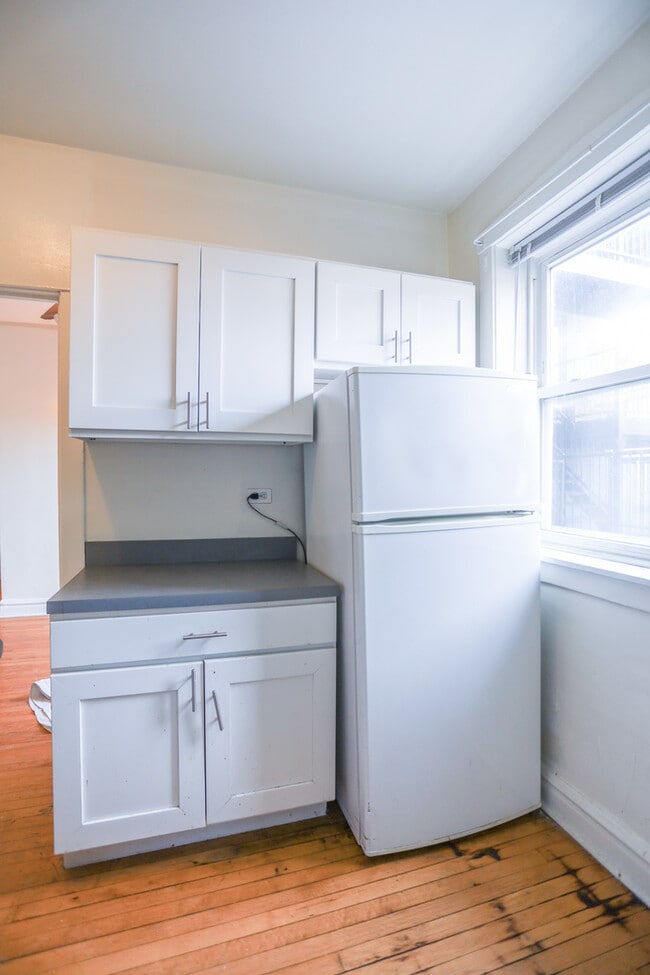 Building Photo - 2113 N Mozart St