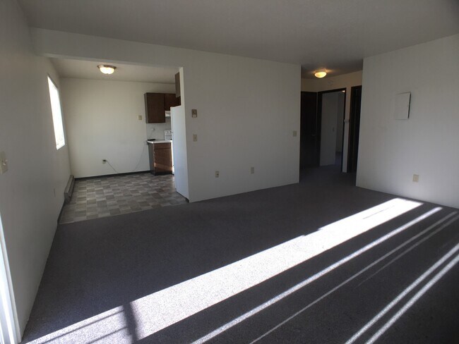 Building Photo - 630 NE Maiden Ln
