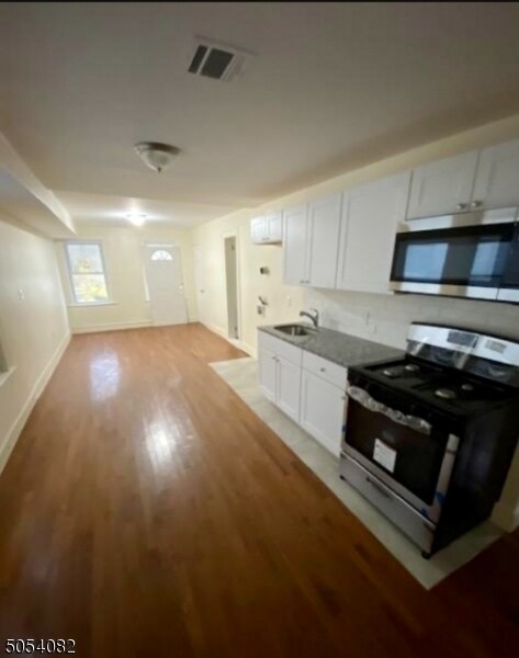 Primary Photo - 215 S 6th St
