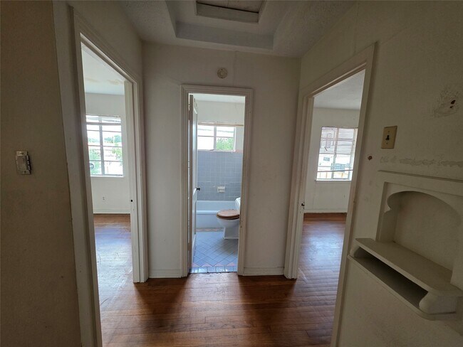 Foto del edificio - 3817 S Shepherd Dr