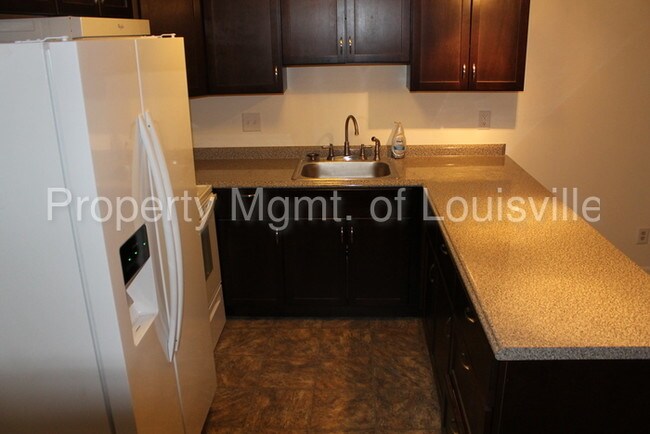 Foto del edificio - 816 Melford Ave