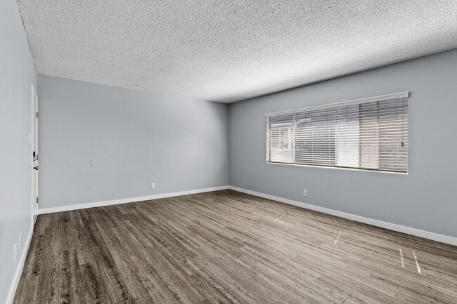 Foto del edificio - 539 E 11th St