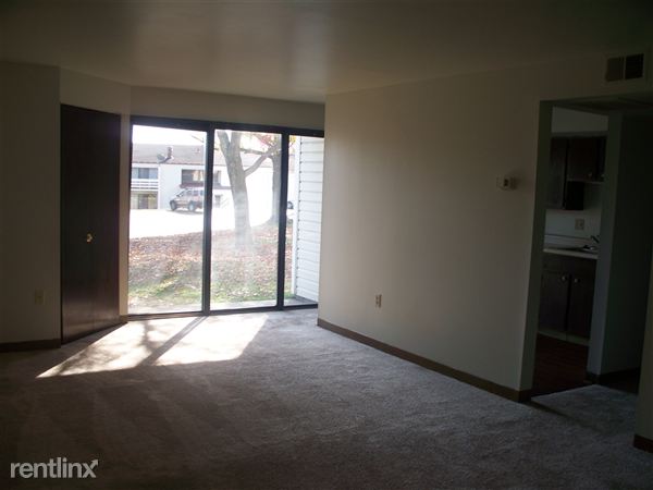 Building Photo - 121 Sunnyhill Dr