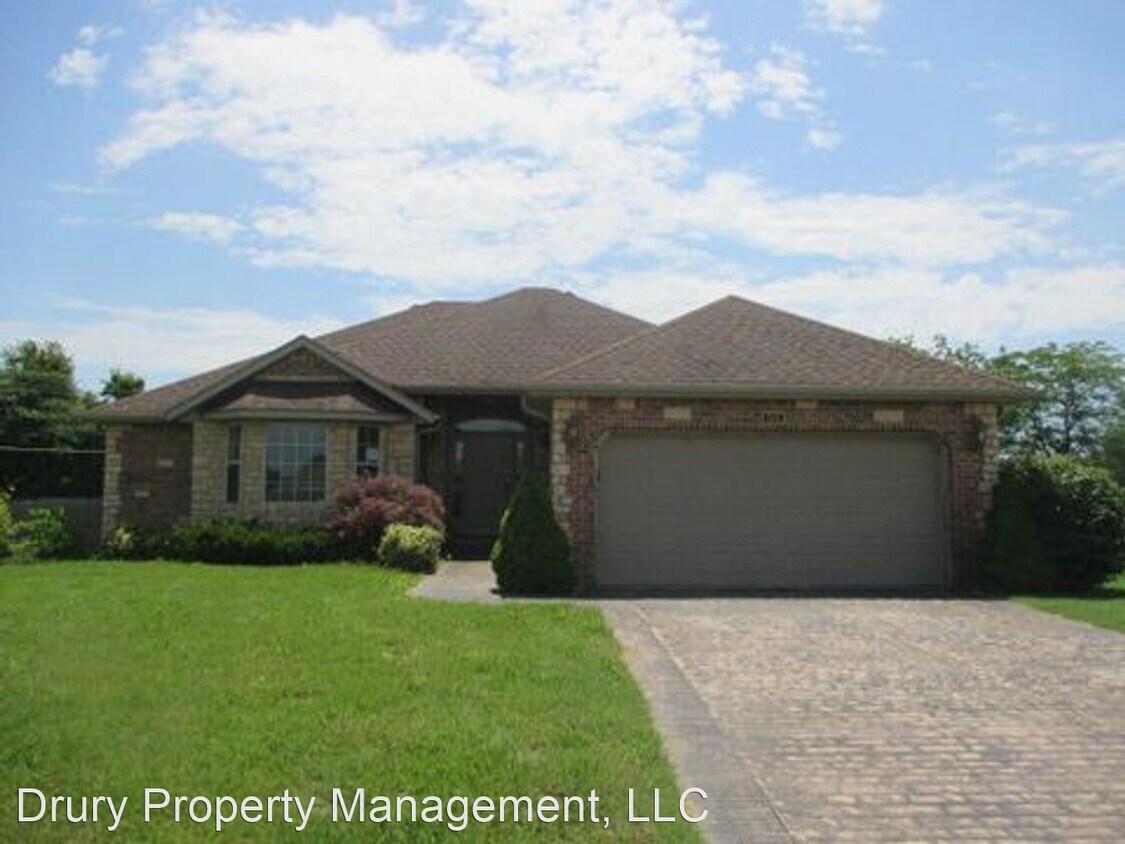 3 br, 2 bath House (NM) 824 S. Fox Creek Rd House Rental in Willard, MO