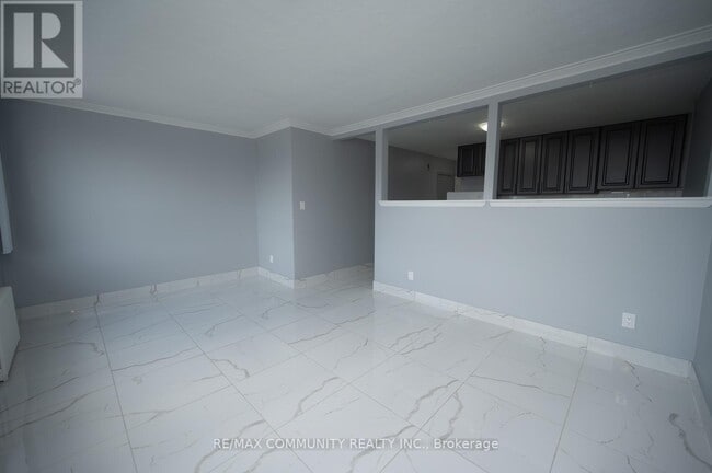 Building Photo - 2624 Eglinton Ave E