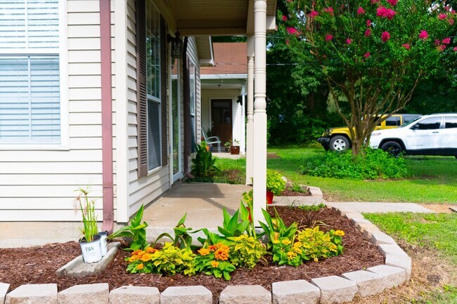 Foto del edificio - 1703 Sharpe Ave