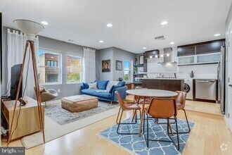 Building Photo - 1220 Holbrook Terrace NE