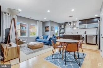 Building Photo - 1220 Holbrook Terrace NE
