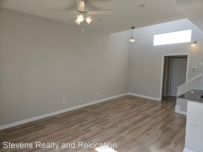 Building Photo - 1 br, 2 bath House - 320 W. Martin Street,...