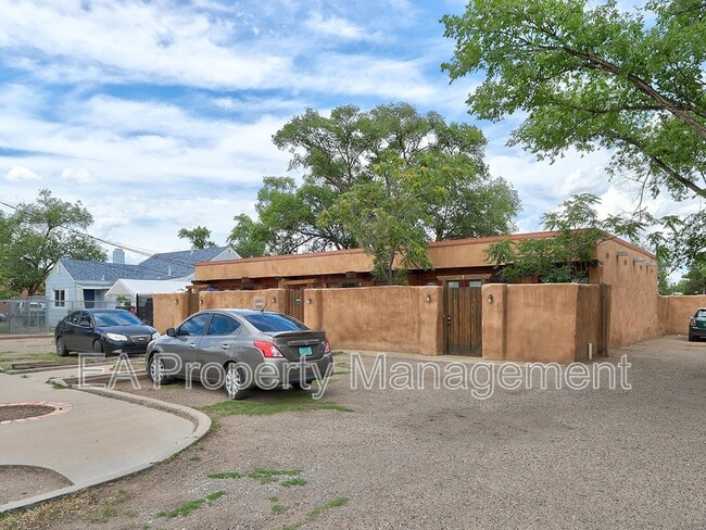 Building Photo - 921 Nashville Ave SW