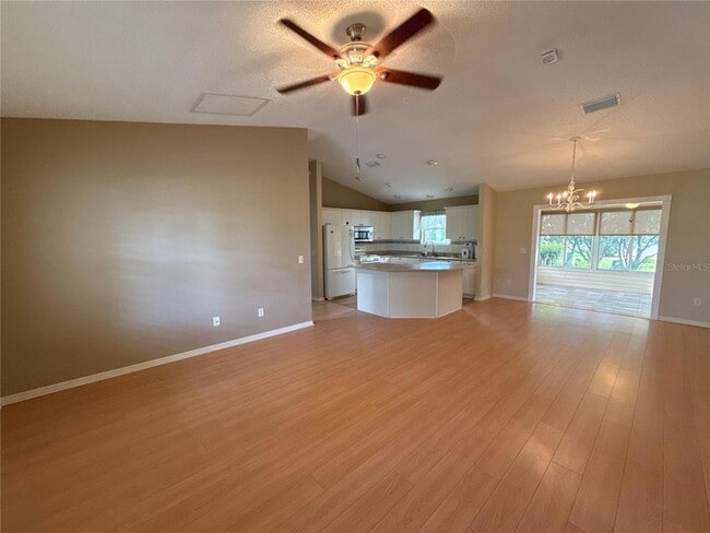 Foto del edificio - 2204 Crawford Ct