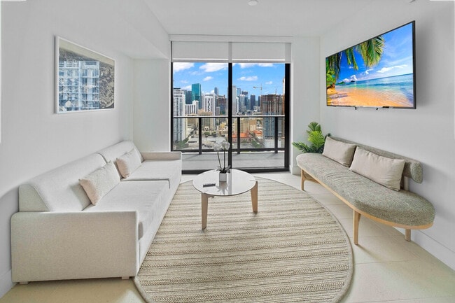 Building Photo - 701 NE 1st Ave