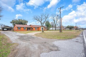 Building Photo - 3679 FM Rd 16