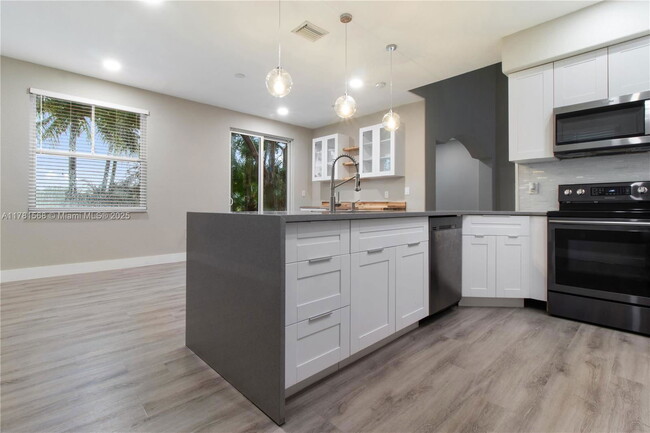 Foto del edificio - 17116 SW 39th Ct