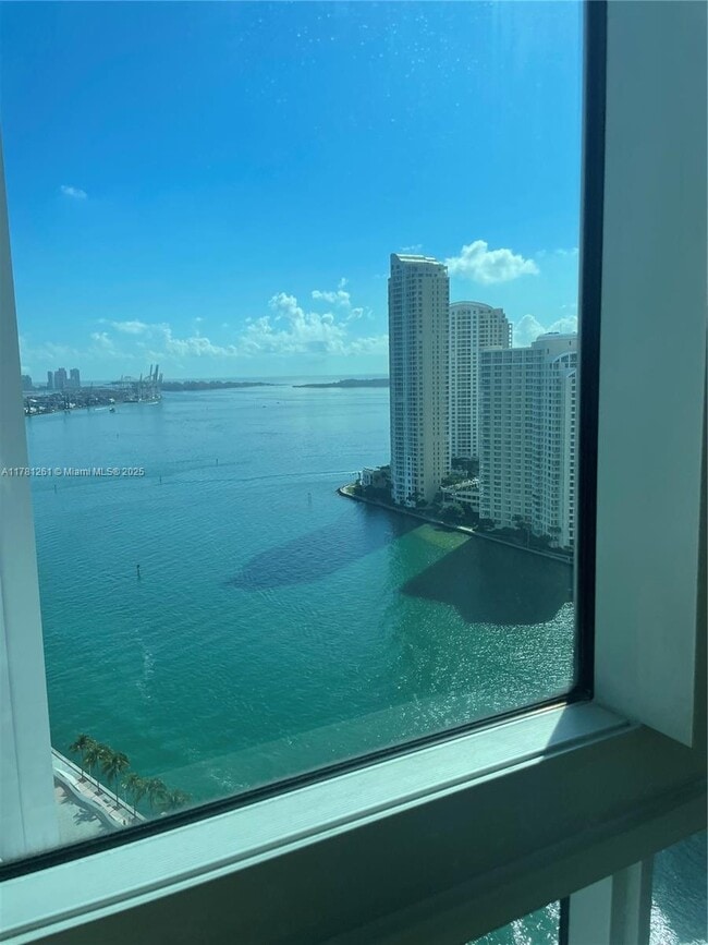 Building Photo - 300 S Biscayne Blvd