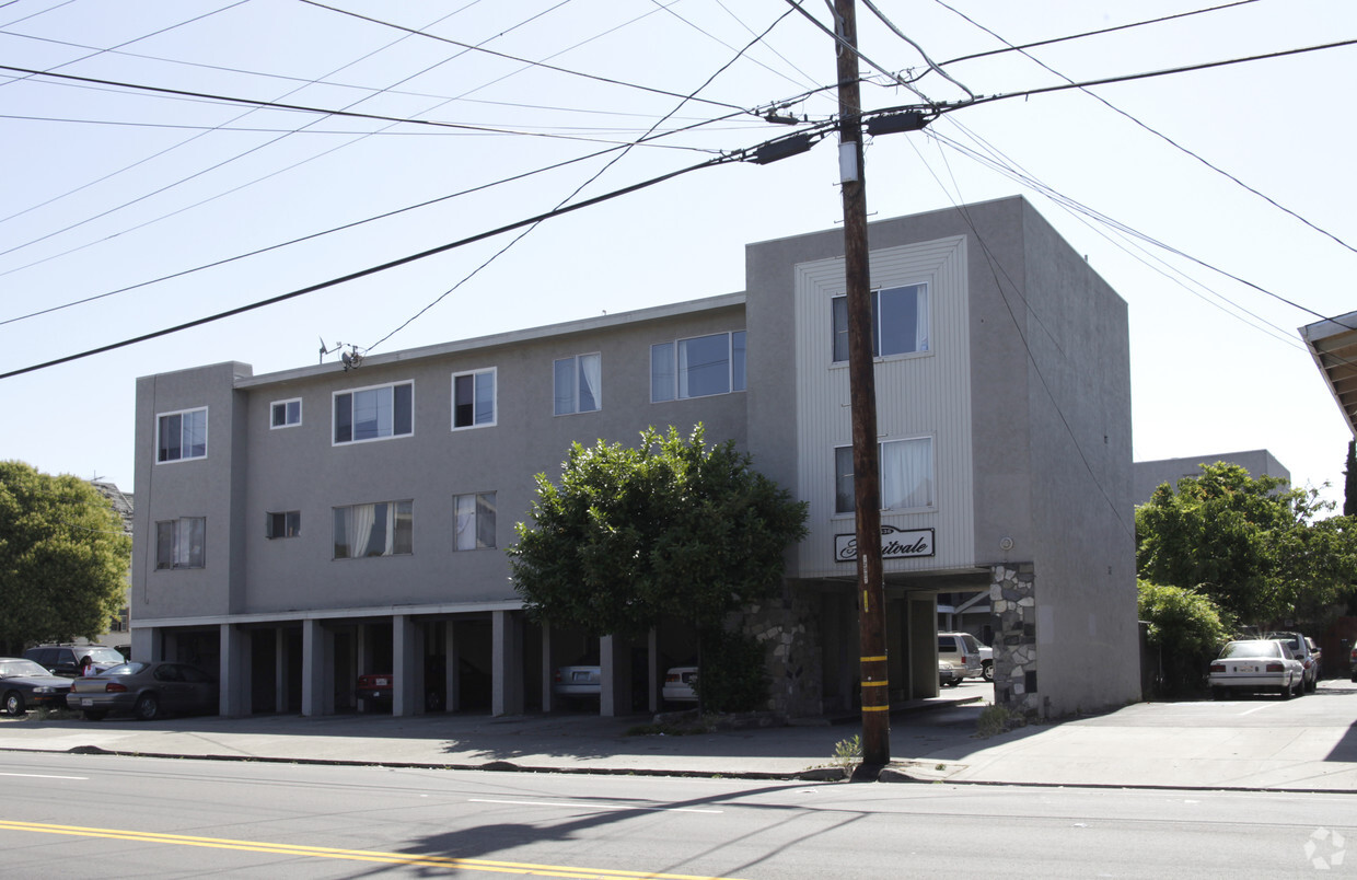 Building Photo - 1536 Fruitvale Ave