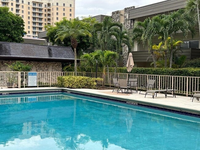 Foto del edificio - 8335 SW 72nd Ave