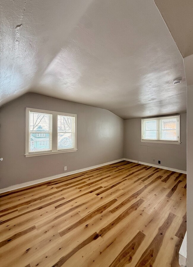 Building Photo - 4572 N 38th St
