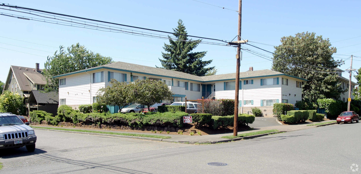 Building Photo - Weidler Place Apartments