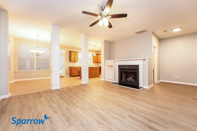 Foto del edificio - 2570 Pierce Brennen Court