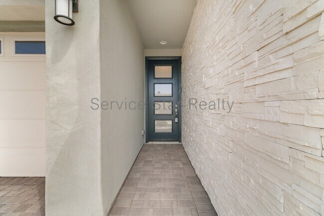 Building Photo - 6724 W Discovery Dr