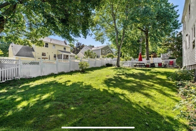 Building Photo - 48 Watson Rd