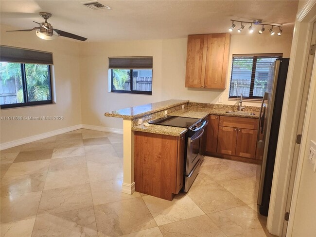 Foto del edificio - 210 SW 8th St