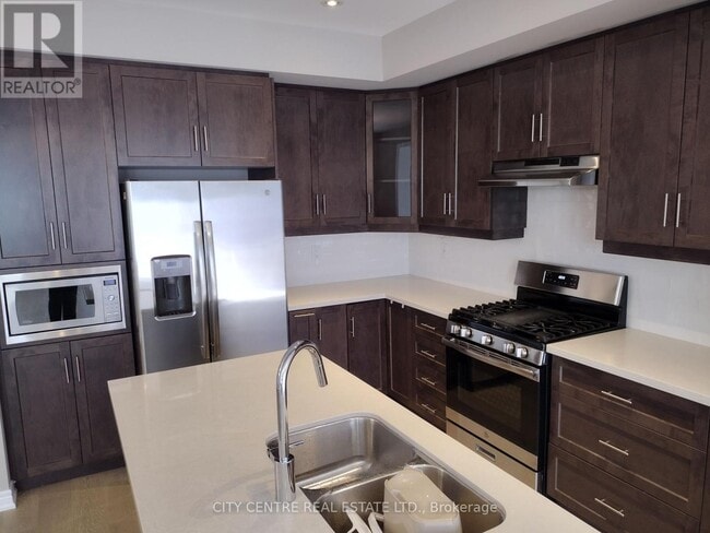 Building Photo - 3329 Mockingbird Common