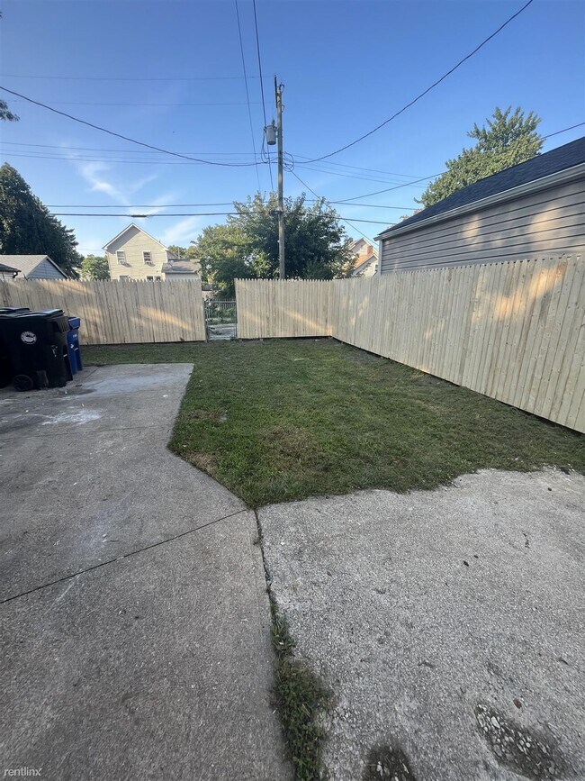 Building Photo - 4 br, 2 bath House - 6018 Pear Avenue