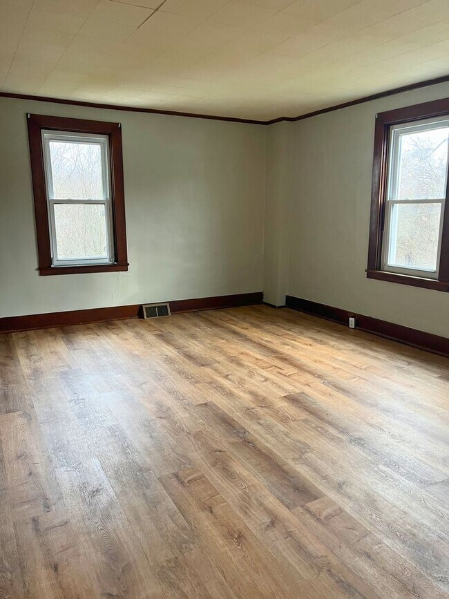 Building Photo - **** THIS PROPERTY HAS AN APPROVED APPLICA...