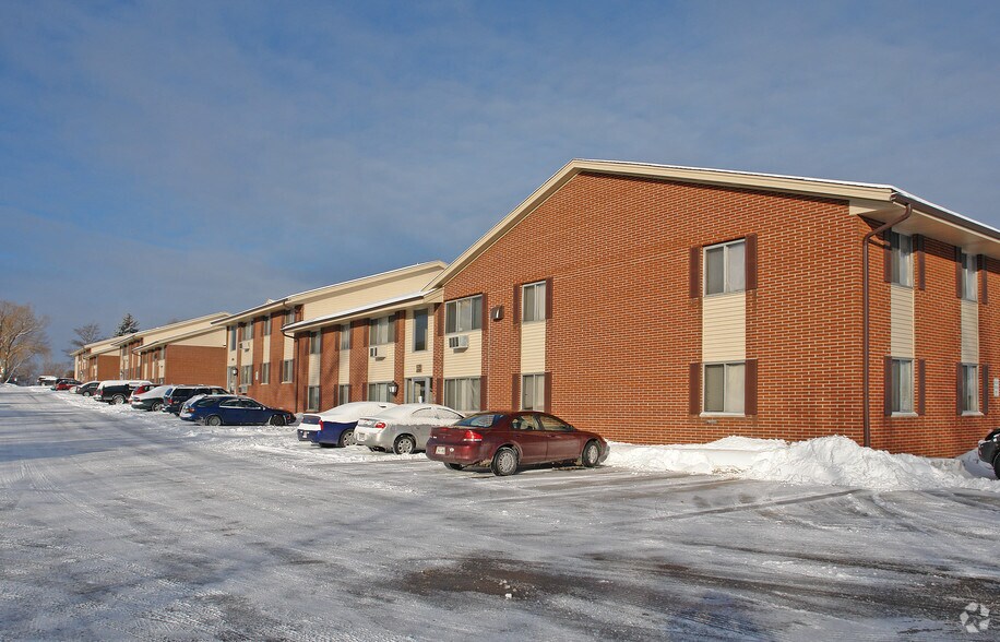 Mayfair Apartment Homes Rentals Milwaukee, WI