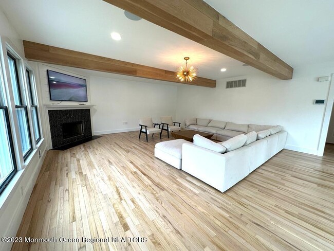 Foto del edificio - 16 Woods Rd
