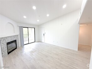 Building Photo - 950 Seven Hills Dr