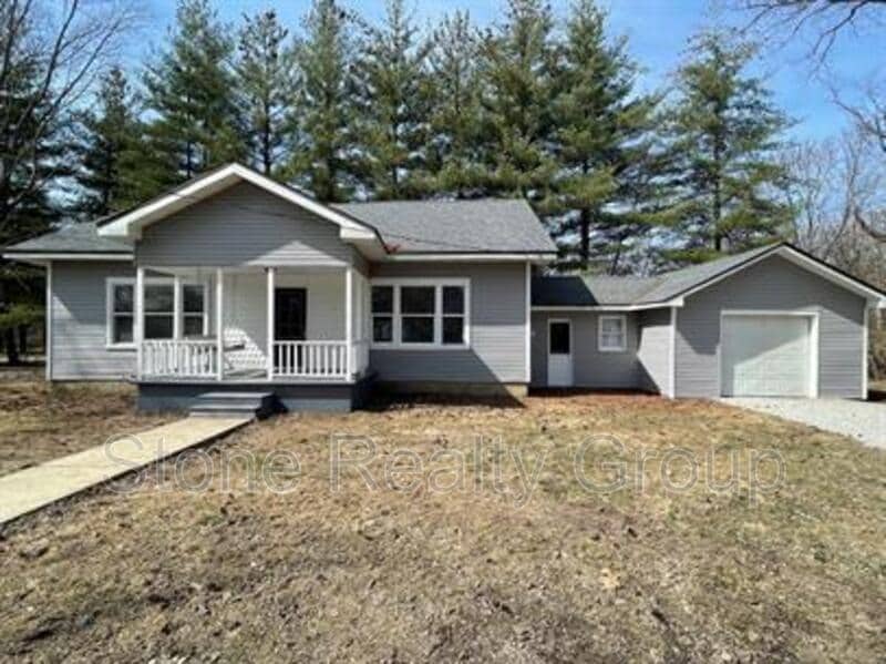 1052 E Honey Hills Dr, Terre Haute, IN 47802 House Rental in Terre