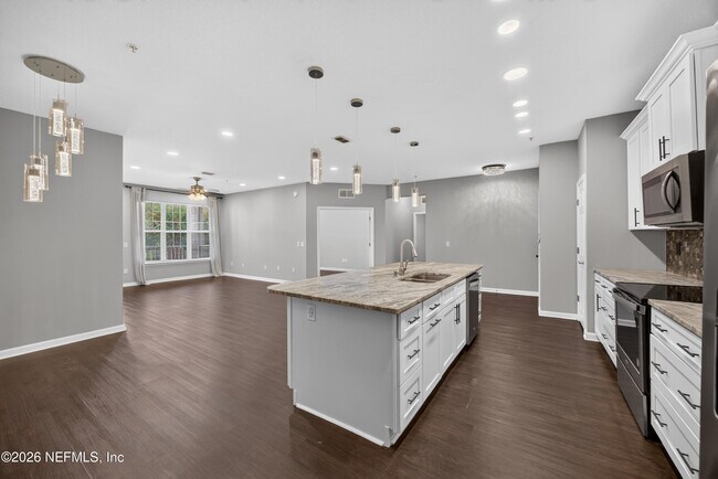 Foto del edificio - 11251 Campfield Dr