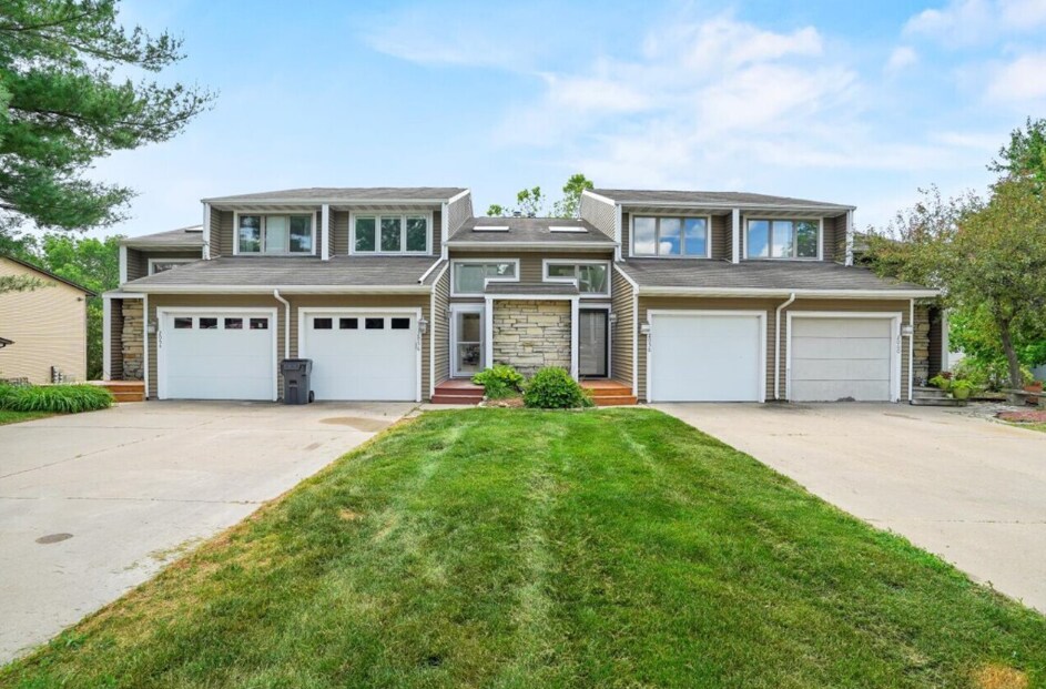2056 Holiday Rd, Coralville, IA 52241 Townhome Rentals in Coralville