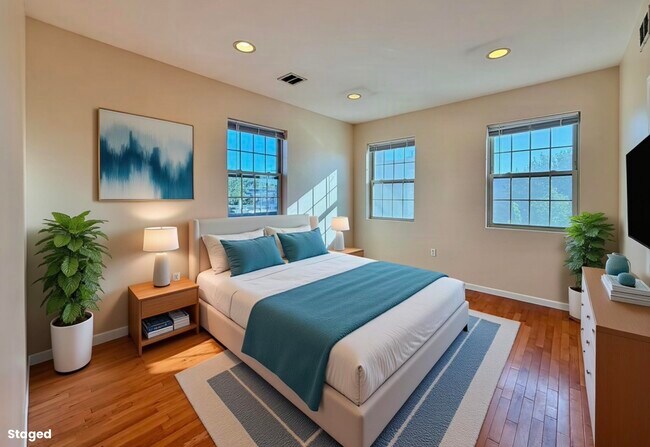 Foto del edificio - 247 Winfield Ave