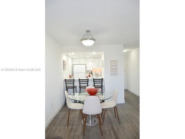 Building Photo - 1339 W 49th Pl