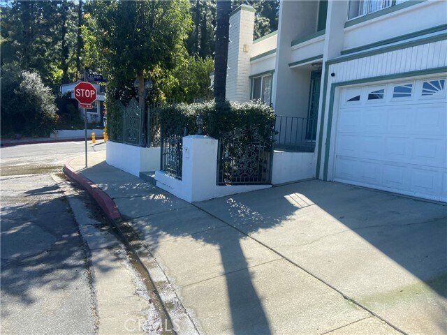 Foto del edificio - 17041 Escalon Dr