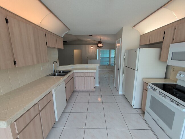 Building Photo - 138 W Navarro Pl