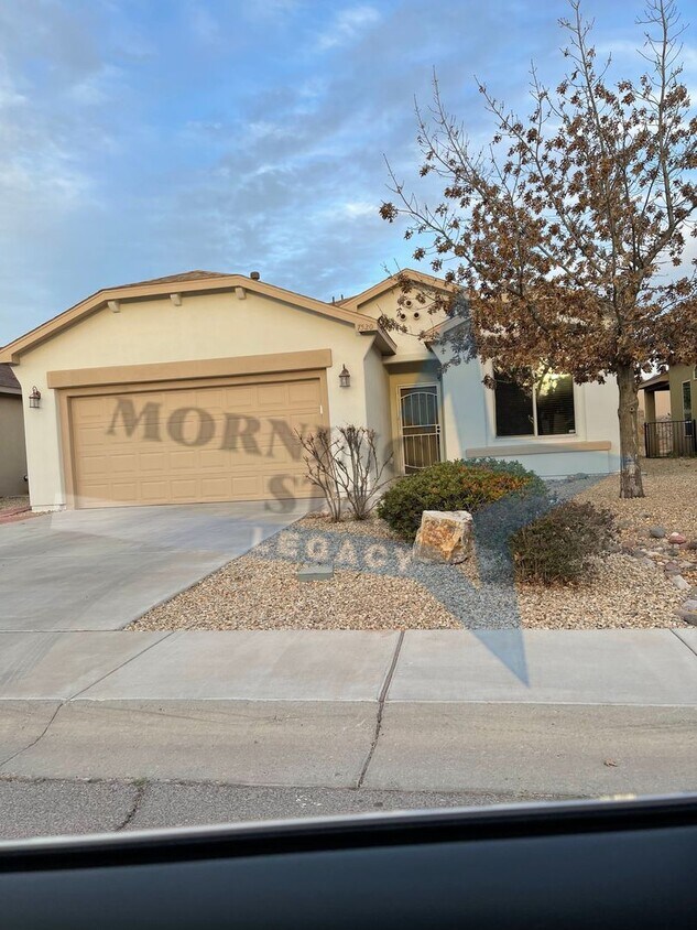 Primary Photo - Gorgeous 4 bedroom home near Red Hawk