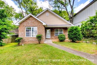 Building Photo - 2116 14th Ave N