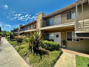 Building Photo - 4775 Seminole Dr