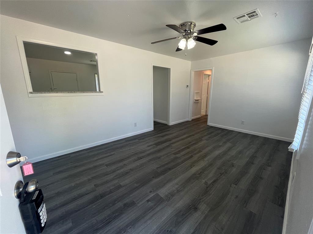 Foto del edificio - 3708 Woodside Dr
