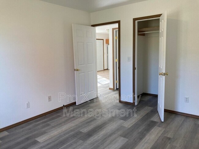 Foto del edificio - 2898-A S Kenser Ct