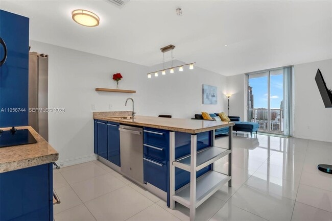 Foto del edificio - 185 SW 7th St